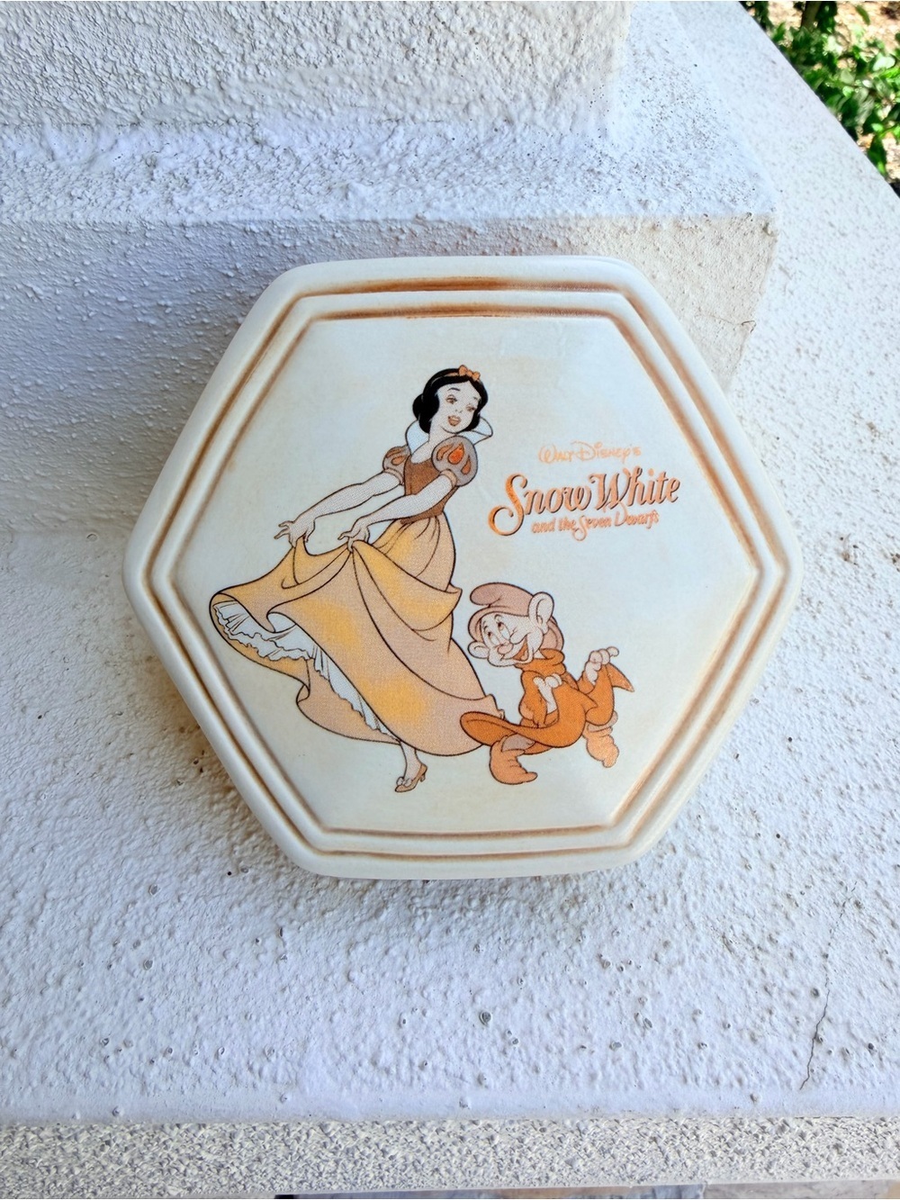 Walt Disney Snow White & Seven Dwarfs 70th Anniversary Porcelain Trinket Box